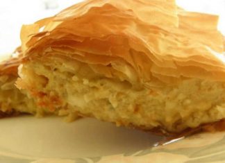 Λαχταριστή τυρόπιτα με 4 τυριά!