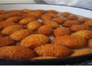 Φοινίκια νηστίσιμα με απλά υλικά που υπάρχουν σε κάθε σπίτι