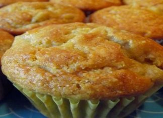 Muffins Μπανάνας. Εύκολα,νόστιμα και νηστίσιμα! Σε όσους αρέσει η μπανάνα θα τα λατρέψουν.