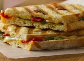 Βάζετε ντομάτα στο τοστ σας; Σταματήστε το αμέσως!