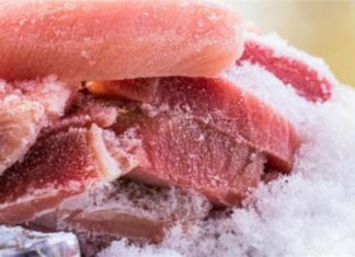 Βγάζετε το κρέας από την κατάψυξη και το μαγειρεύετε αμέσως; Αυτό είναι το ολέθριο λάθος σας!