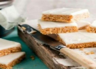 Γλυκό με ζαχαρούχο γάλα και γλάσο λεμονιού – Λαχταριστή και εύκολη συνταγή