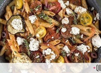 Άκης Πετρετζίκης: Ελληνική Μακαρονάδα