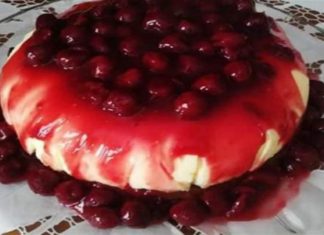 Υγιεινό γλυκό ψυγείου με βύσσινο και γιαούρτι για να τρώτε χωρίς τύψεις