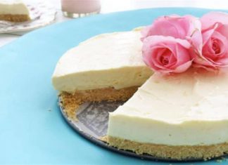 Τέλειο τσιζκέικ λεμόνι για το lockdown… στο άψε σβήσε με ζαχαρούχο γάλα