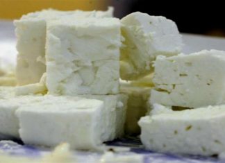 Το τρικ για να μη μουχλιάσει ποτέ ξανά η φέτα στο ψυγείο σας