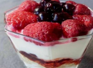 Εύκολο γλυκό ψυγείου στο ποτήρι – Έτοιμο σε 15 λεπτά