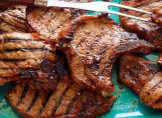 Σκληρό κρέας τέλος! Κάνε τη μπριζόλα «λουκουμάκι» με αυτό το έξυπνο κολπάκι