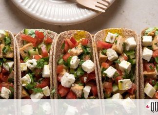 Γρήγορη συνταγή από τον Άκη: Wrap με κοτόπουλο και ελληνική σαλάτα