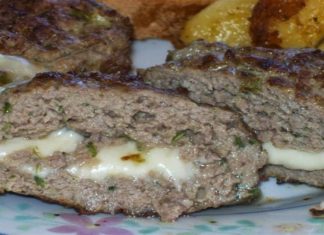 Δεν θα την αλλάζεις αυτή τη συνταγή: Ζουμερά μπιφτέκια με κασέρι!