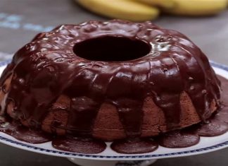 Κέικ μπανάνας με γιαούρτι και κακάο – Τοπ συνταγή από την Αργυρώ Μπαρμπαρίγου