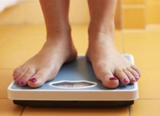 Ο απλός τρόπος για να χάνετε ένα κιλό κάθε μήνα χωρίς γuμναστική ή διατροφή