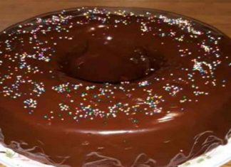 Λαχταριστό κέικ σοκολάτας από την Βέφα Αλεξιάδου – “Κόλαση” η επικάλυψη μερέντας