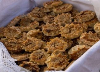 Λυχναράκια Πάρου με κανέλα από την Αργυρώ Μπαρμπαρίγου – Μοναδική αυθεντική παραδοσιακή συνταγή