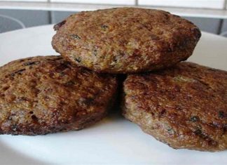 Ξεχάστε όσα σας έχουν πει: Σε αυτό το σκεύος γίνονται πιο νόστιμα τα μπιφτέκια