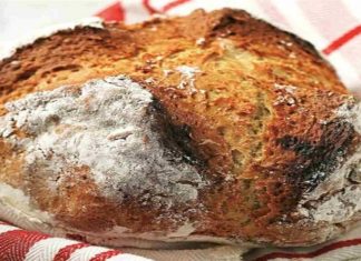 Φτιάξε ψωμί με μαγειρική σόδα και άλλα 4 υλικά – Συνταγή της Αργυρώς Μπαρμπαρίγου