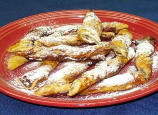 Μικρές… διαβολικές σφολιάτες με ζαχαρούχο γάλα σε μόνο 15 λεπτά