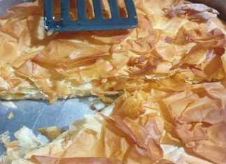 Λαχταριστή κασεροτυρόπιτα: Πανεύκολη συνταγή