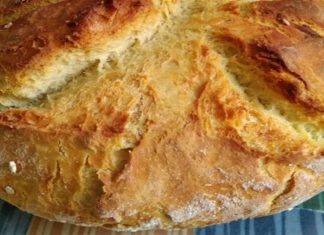 Εύκολο χωριάτικο ψωμί με λίγα υλικά