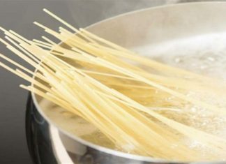 Το νερό στο οποίο βράζουν τα μακαρόνια είναι υγρός χρυσός – Μην το πετάτε είναι μαγειρικό “έγκλημα”