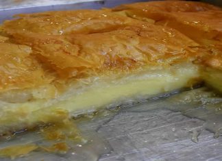 Γαλακτομπούρεκο Αρωματικό με πολύ ωραία βελούδινη απαλή κρέμα !! θα ήθελα να το φτιάξετε όλοι και θα σας ζητάνε σίγουρα την συνταγή Ονειρο !!