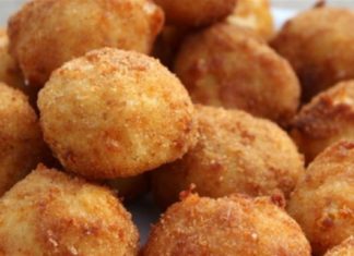 Λαχταριστά κεφτεδάκια με φέτα και γιαούρτι