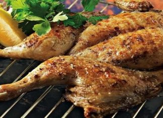 Το μυστικό για ζουμερό και νόστιμο κοτόπουλο φούρνου