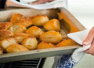 Να τι πρέπει να κάνεις για σούπερ τραγανές πατάτες φούρνου!