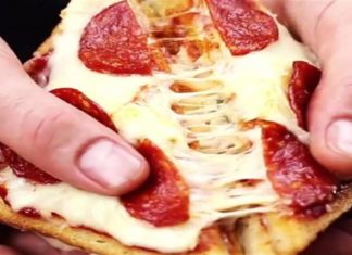 Δείτε πώς να φτιάξετε τη δική σας υπέροχη πίτσα με ψωμάκια του τοστ