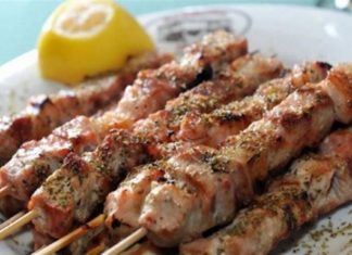 Η καλύτερη μαρινάδα για χοιρινά σουβλάκια!