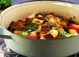 Βάλε λίγο λεμόνι στο καλοκαιρινό τουρλού με ντομάτα και φέτα της Αργυρώ Μπαρμπαρίγου – Σούπερ διαιτητική συνταγή