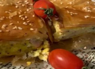 Τυρόπιτα με κρέμα τυριών!