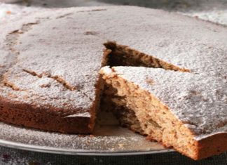 Η πιο εύκολη βασιλόπιτα – κέικ με καρύδια και αυγά από την Αργυρώ Μπαρμπαρίγου