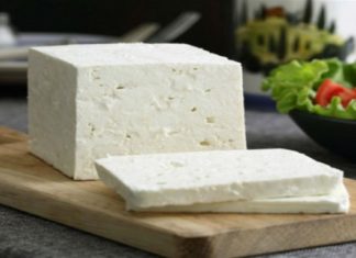 Φέτα: Πώς θα τη διατηρήσεις στο ψυγείο για μήνες
