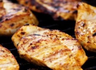 Κοτόπουλο με φανταστική μαρινάδα δυο υλικών και ριζότο λαχανικών