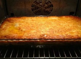 Μουσακάς με πατάτες και μπεσαμέλ γιαουρτιού