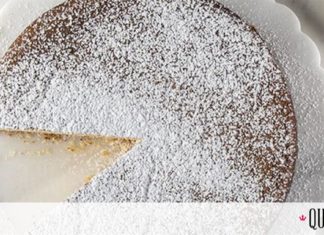 Συνταγή με υπογραφή του Άκη Πετρετζίκη: Βασιλόπιτα κέικ χωρίς μίξερ