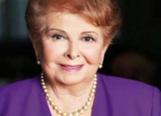 Βέφα Αλεξιάδου: Δεν θα μείνει ούτε κομμάτι! Το κέικ καρότου με κανέλα που θα λατρέψουν μικροί και μεγάλοι!