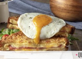 Άκης Πετρετζίκης: Deep-fried croque madame