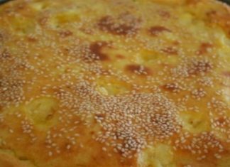 Εξαιρετική τυρόπιτα: Συνταγή για φετόπιτα χωρίς φύλλο