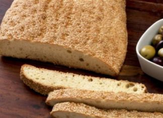 Πανεύκολη λαγάνα από την Αργυρώ Μπαρμπαρίγου