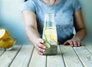 Βοηθάει το νερό με λεμόνι να κάψετε λίπος; – Δείτε τι λένε οι ειδικοί…