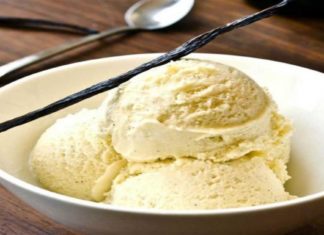 Σπιτικό παγωτό βανίλια από την Αργυρώ Μπαρμπαρίγου – Συνταγή χωρίς αυγά