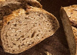 Αφράτο ψωμί στο πεντάλεπτο!