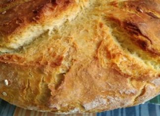 Εύκολο χωριάτικο ψωμί με λίγα υλικά