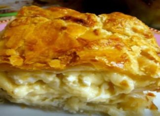 Τυρόπιτα με πανεύκολο χειροποίητο φύλλο σφολιάτας και γέμιση από σιμιγδαλόκρεμα με τυρί!