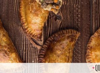 Άκης Πετρετζίκης: Cornish pies – Κρεατοπιτάκια