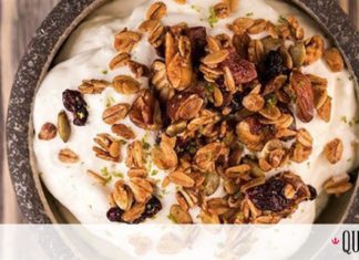 Άκης Πετρετζίκης: Μους γιαουρτιού