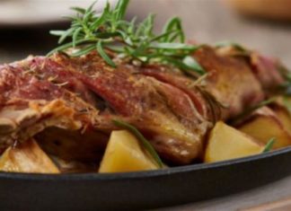 Αρχαιοελληνικό αρνάκι με μπόλικο λεμόνι από την Βέφα Αλεξιάδου – Είναι για “μερακλήδες”