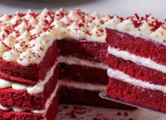 Θες να τον τρελάνεις του Αγίου Βαλεντίνου; Η συνταγή για red velvet που θα τον κάνει να πάθει πλάκα!